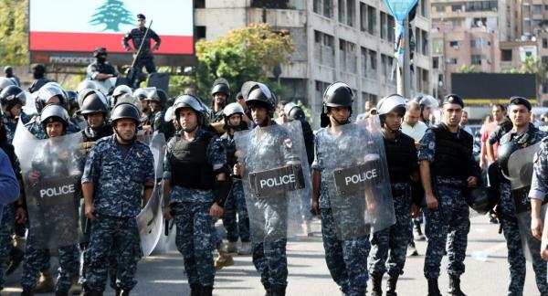 الأمن اللبناني يوجه نداء للمتظاهرين السلميين بعد اندلاع أعمال عنف
