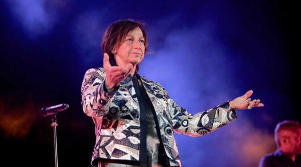 القلعة نيوز   مغنية إيطالية تحيي حفلاً عبر انستغرام